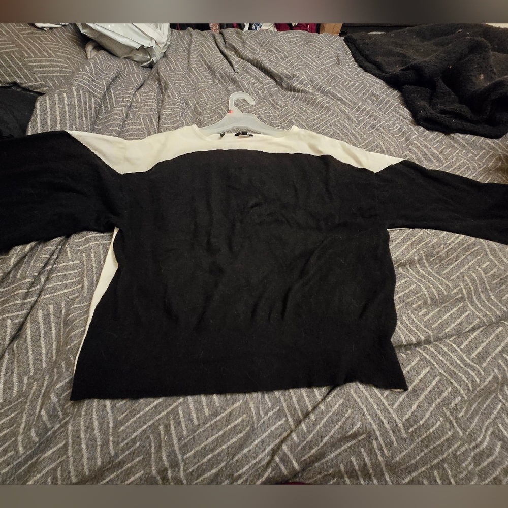 Buffalo sweater size M